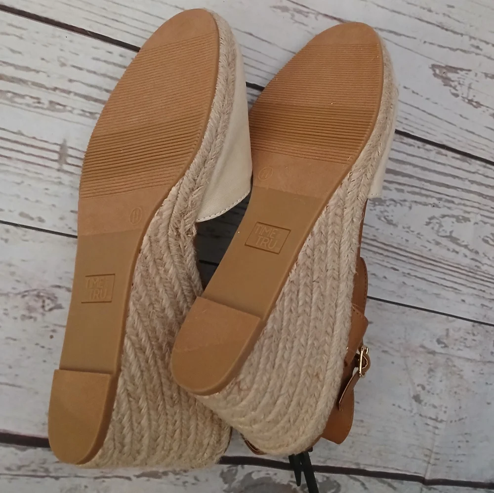 Time and Tru women's espadrille wedge natural size 11